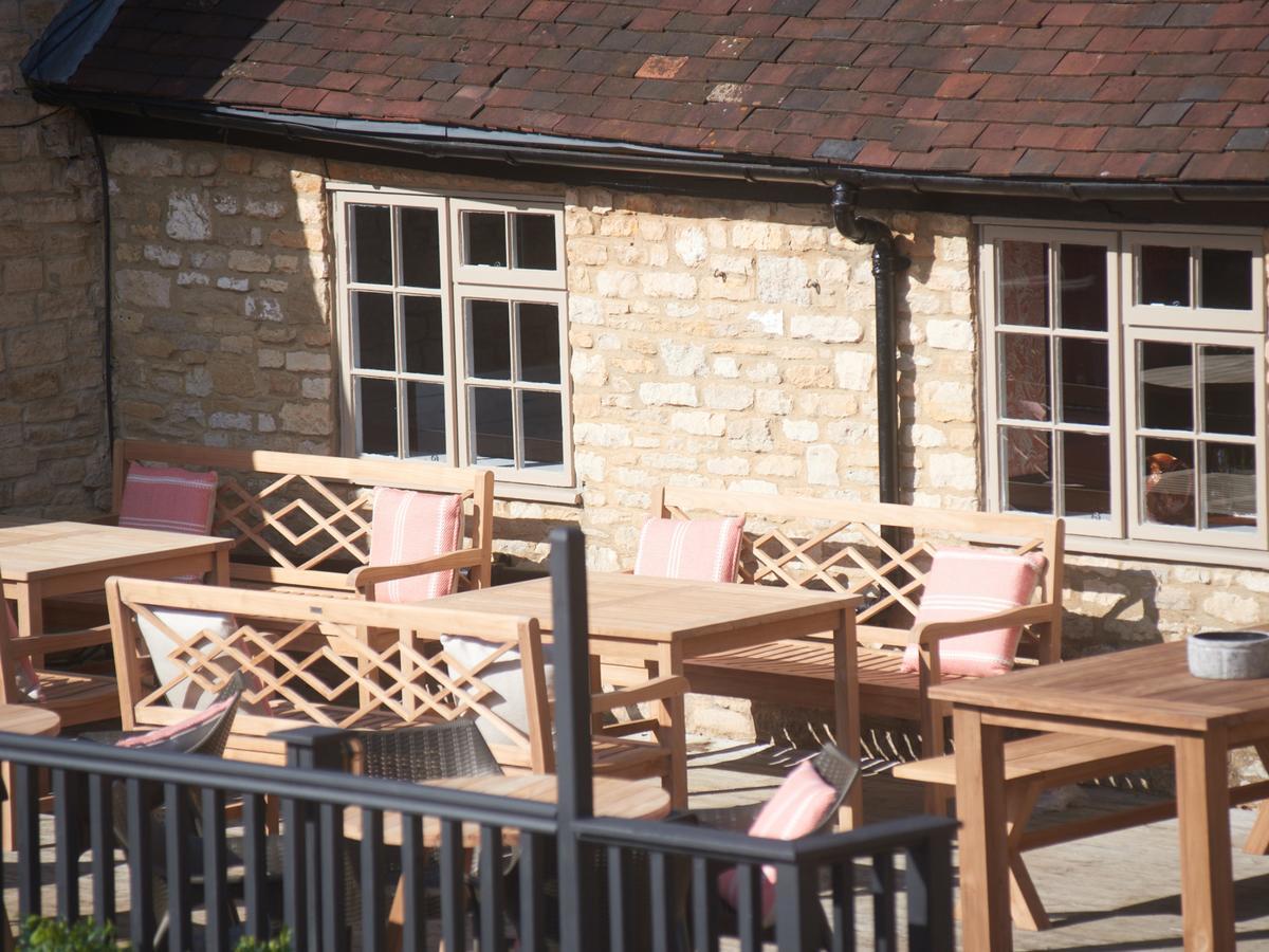 Bear And Ragged Staff Hotel Cumnor Exterior photo