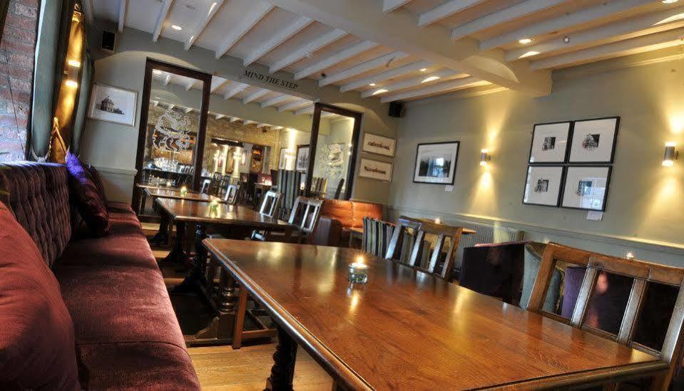 Bear And Ragged Staff Hotel Cumnor Exterior photo